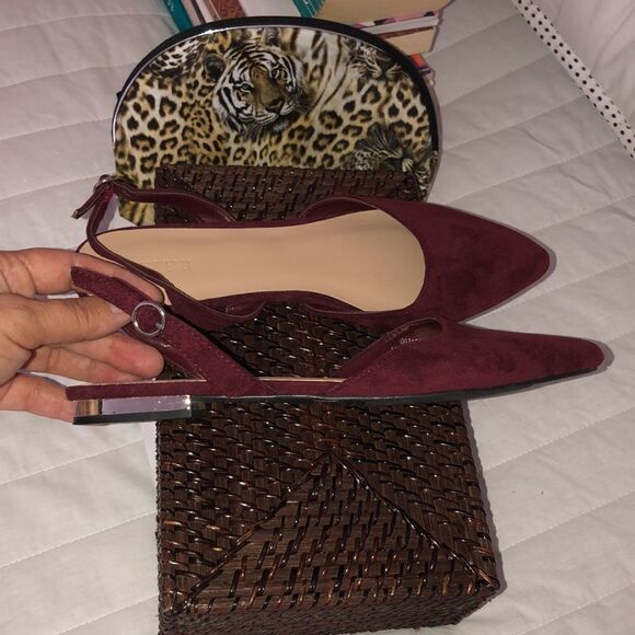 F21 7 Burgundy Faux Suede Pointy Toe Sling Back Flats - Picture 2 of 10